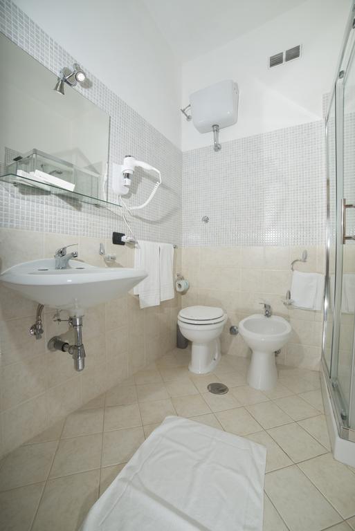 Albergo Scalzone Castel Volturno Exterior photo